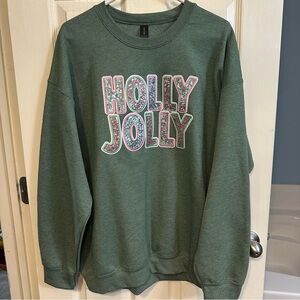 NWOT Women’s Gildan Green Sweatshirt “Holly Jolly” sequined patch, size XL